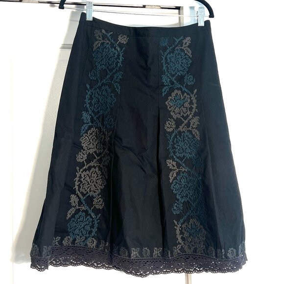 Loft Cotton Embroidered Skirt With Crochet Lace Trim Size 6 - Picture 1 of 7